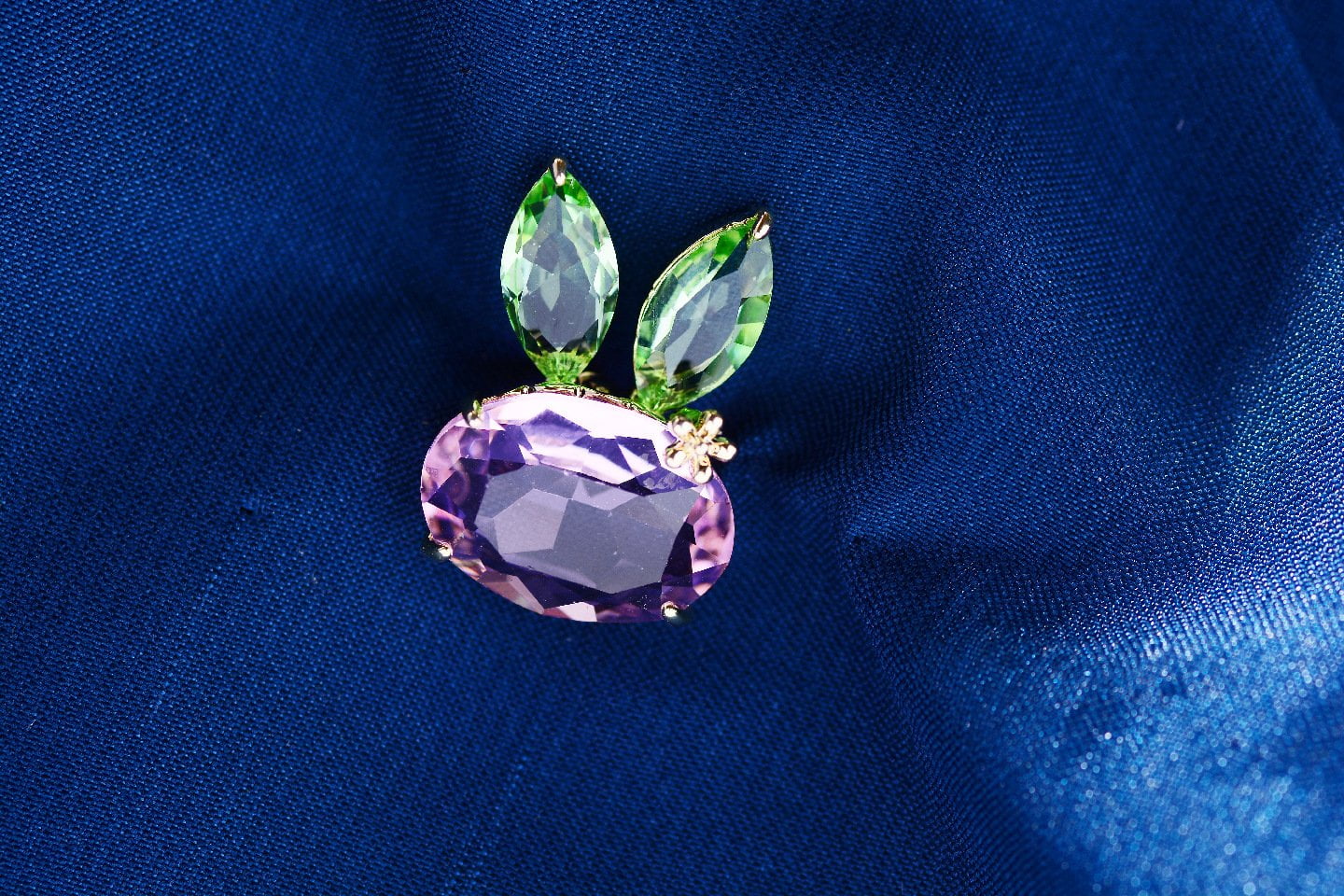 Cute Rabbit Crystal Pin Corsage YiQ Creations