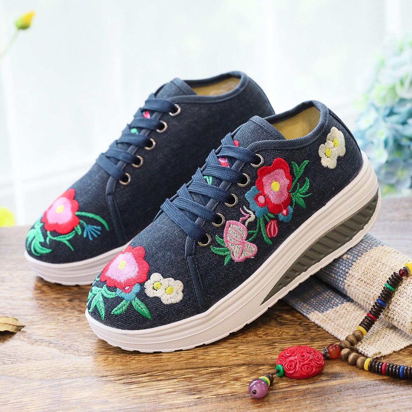 Embroidered Flora Canvas Shoes